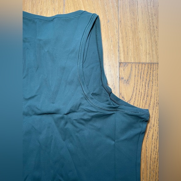 Vuori AllTheFeels™ Crew Tank Aspen Sz M SOLD OUT NWT - Picture 10 of 10